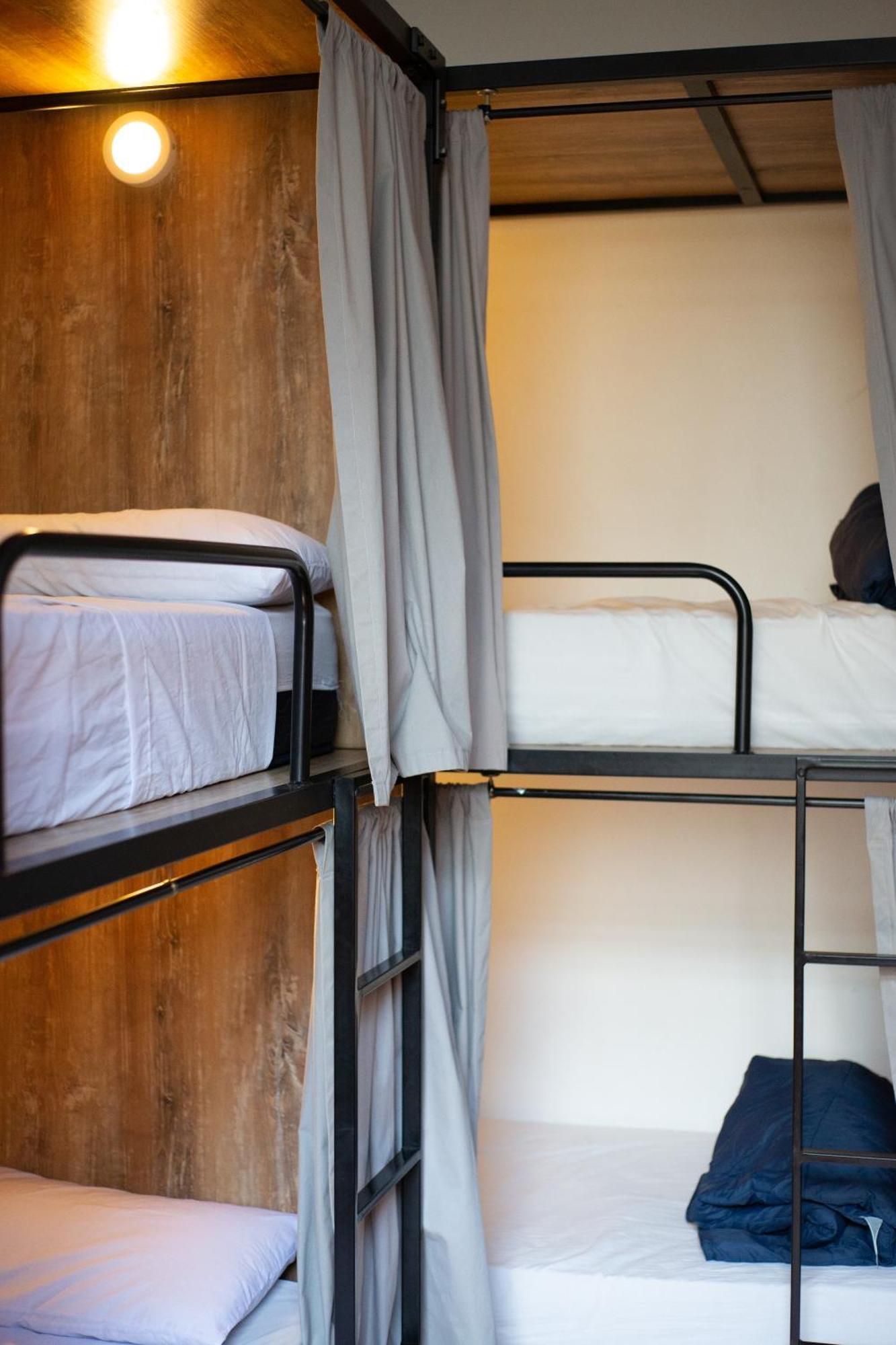 Cama em Dormitório Misto com 4 Camas